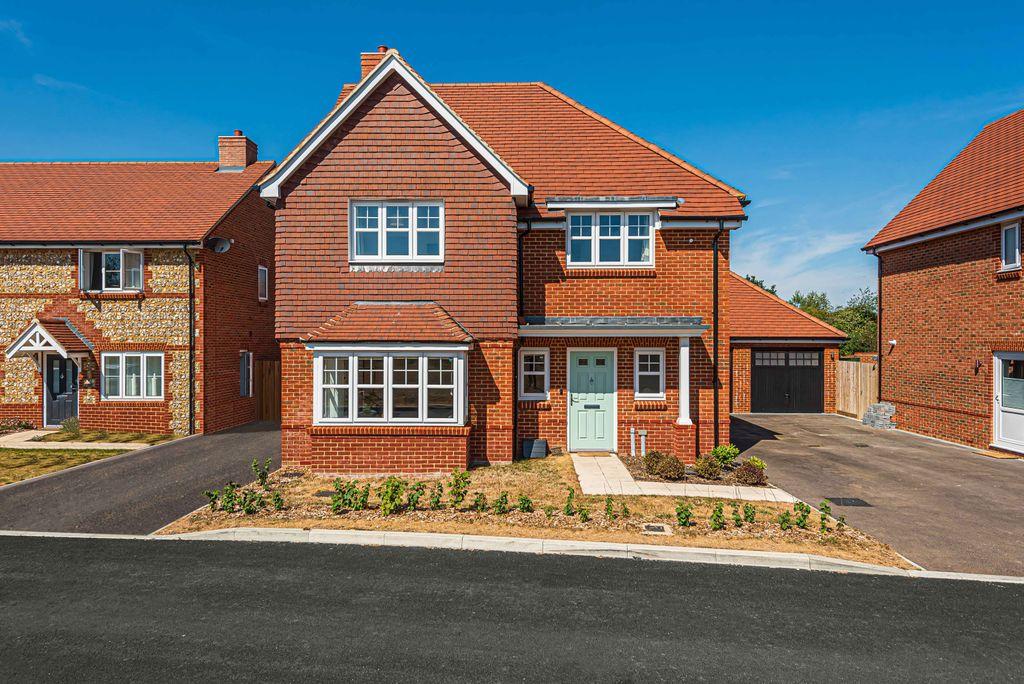 4 bedroom detached house for sale in Church Acre, Oakley, Basingstoke RG23  7GH, RG23