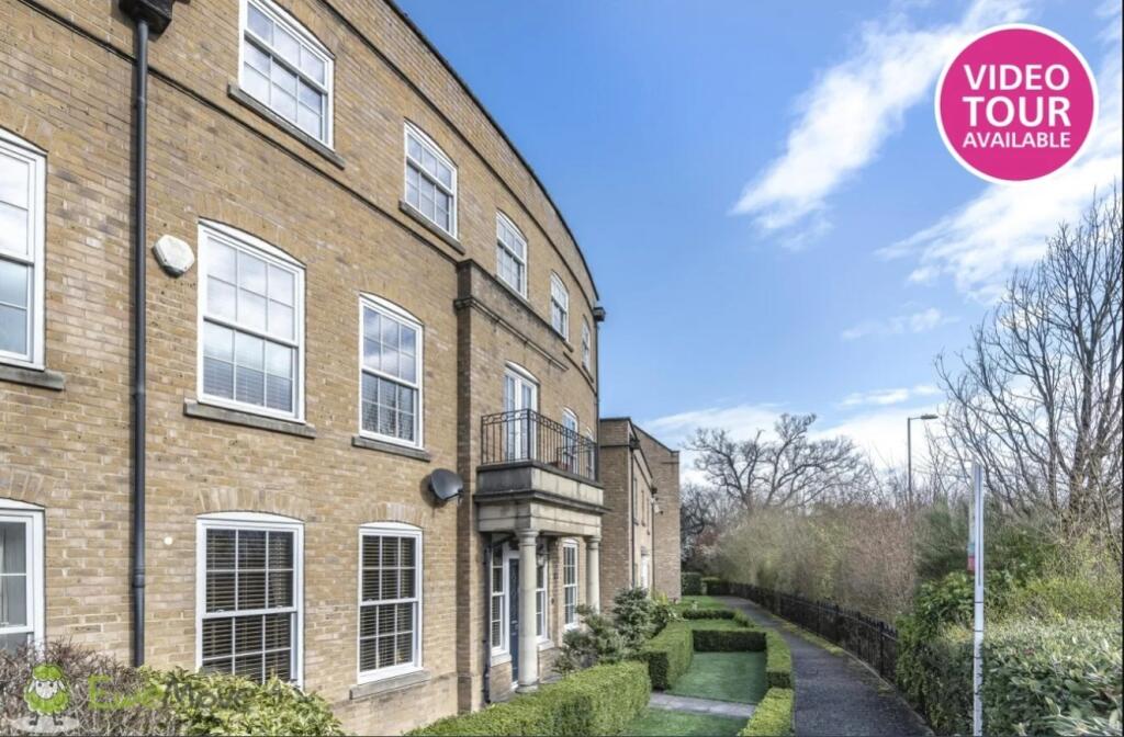 6 bedroom town house for sale in Compton Way, SherfieldonLoddon, Hook