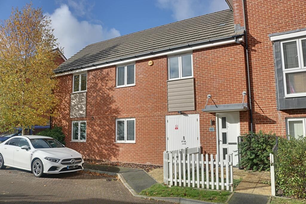 2 bedroom coach house for sale in Barber Road, Basingstoke, Hampshire, RG22