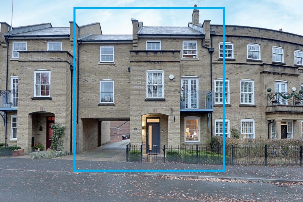 4 bedroom town house for sale in Rockbourne Road, SherfieldonLoddon