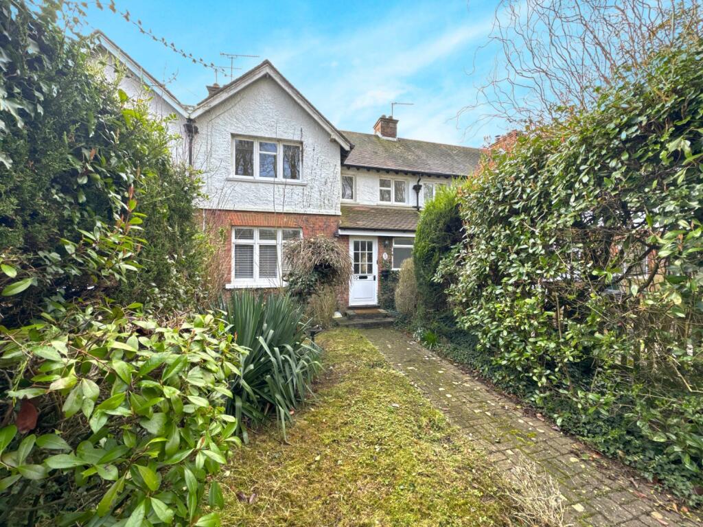 3 bedroom terraced house for sale in Wellington Terrace, Basingstoke, Hampshire, RG23