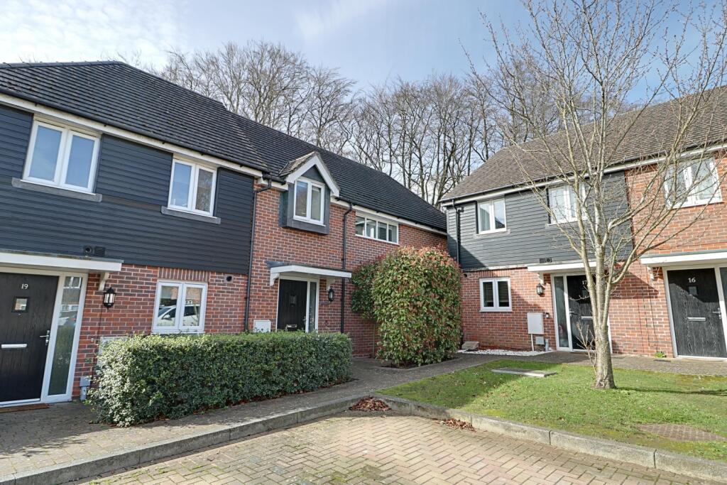 3 bedroom semidetached house for sale in Old Barn Mews, Rooksdown