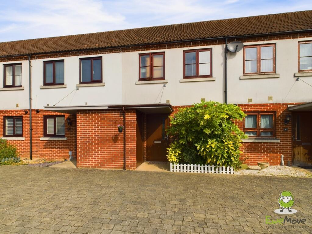 2 bedroom terraced house for sale in Spinney Mews, Basingstoke