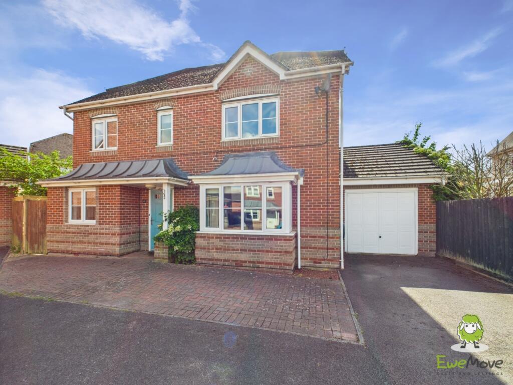 Main image of property: WILTSHIRE CRESCENT, BASINGSTOKE, HAMPSHIRE, RG22