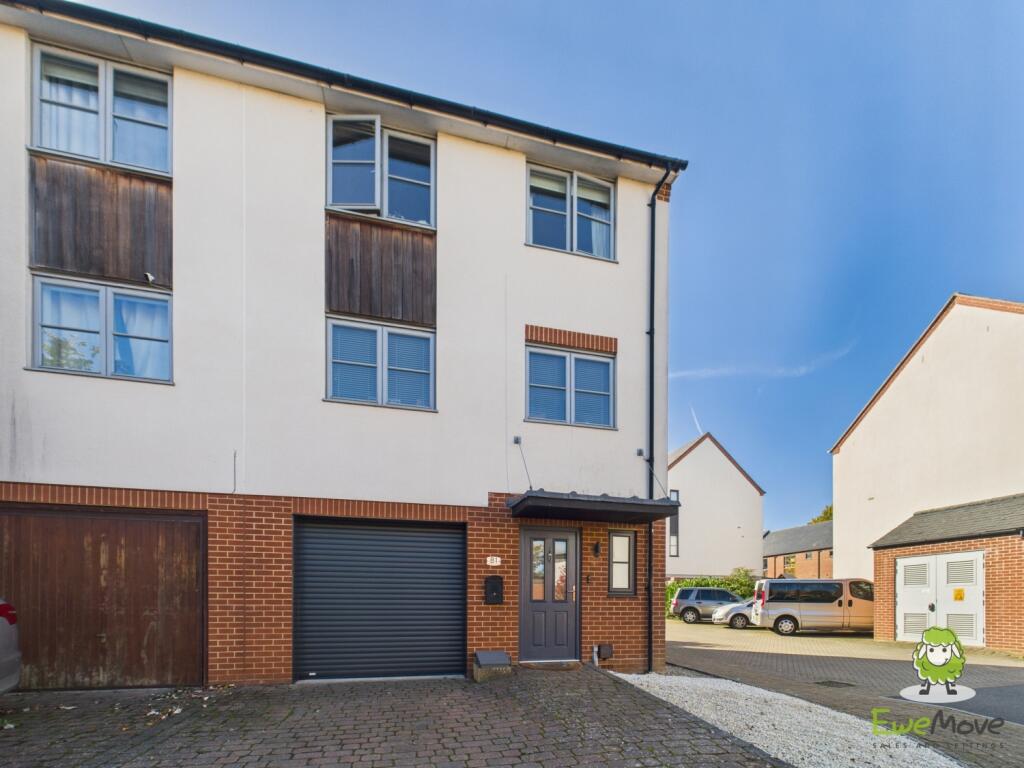 Main image of property: NORTHBROOK CRESCENT, BASINGSTOKE, HAMPSHIRE, RG24