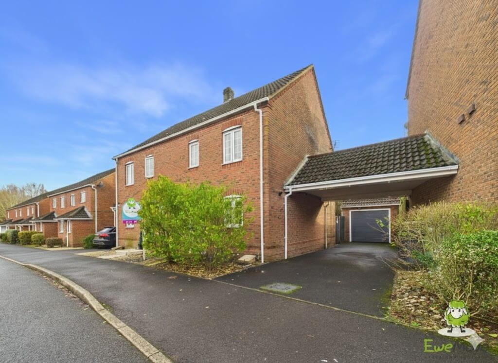 Main image of property: WHITGIFT CLOSE, BEGGARWOOD, BASINGSTOKE, HAMPSHIRE, RG22