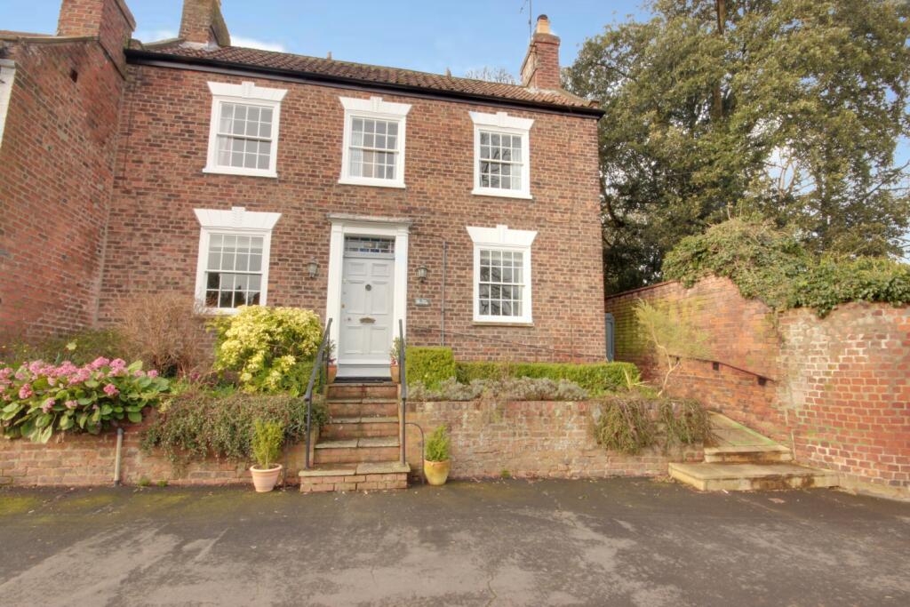 4 bedroom link detached house for sale in 18 West End, Walkington