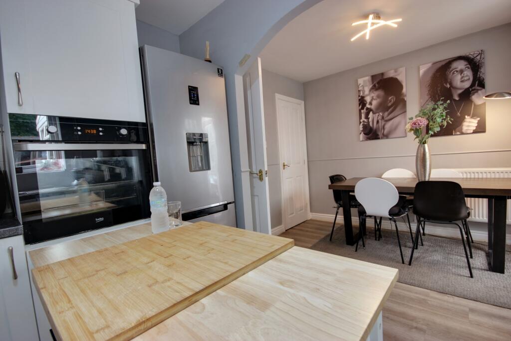 Main image of property: 56 Hill Crest Drive, Beverley