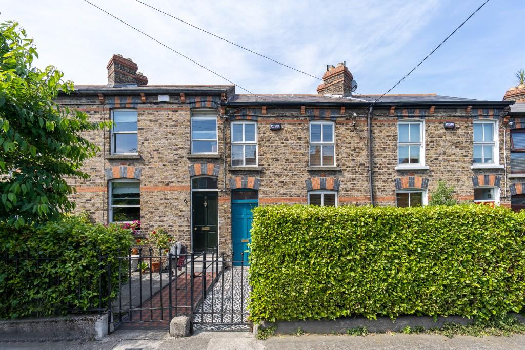3 bedroom terraced house for sale in Ranelagh, Dublin, Ireland