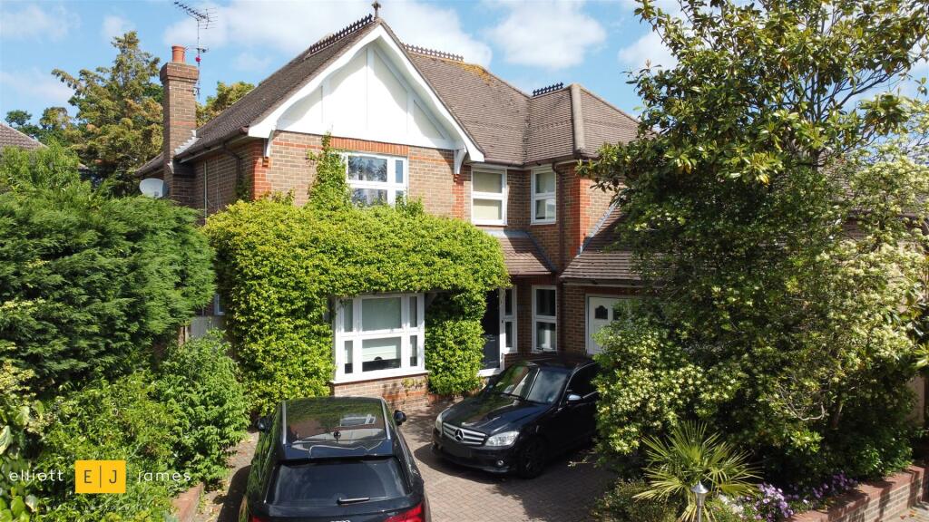 Main image of property: Alderton Mews, Loughton