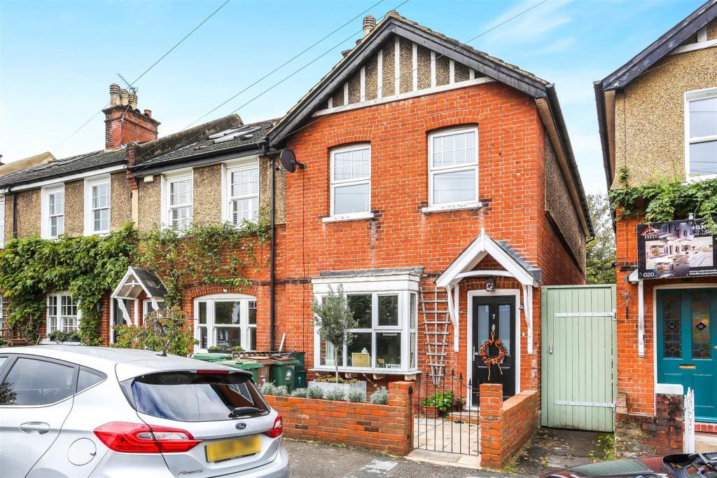 2 bedroom end of terrace house for sale in Jubilee Road, Cheam Village, SM3