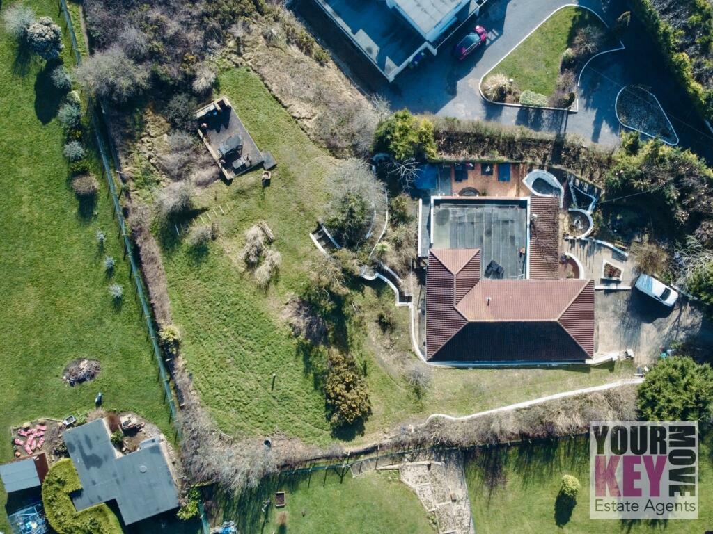 3 bedroom detached house for sale in Old Dover Road, Capel le Ferne
