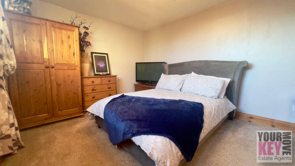 3 bedroom detached house for sale in Old Dover Road, Capel le Ferne