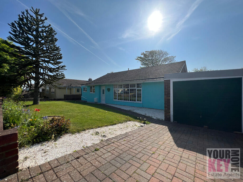 4 bedroom detached bungalow for sale in St Margarets at Cliffe, Dover