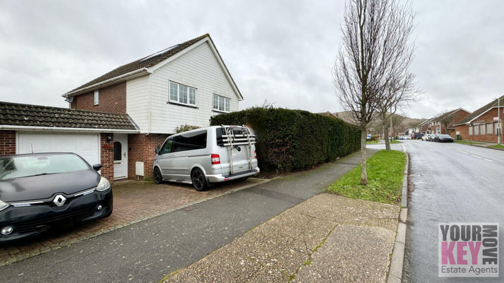 4 bedroom detached house for sale in Lucy Avenue, Broadmead Village