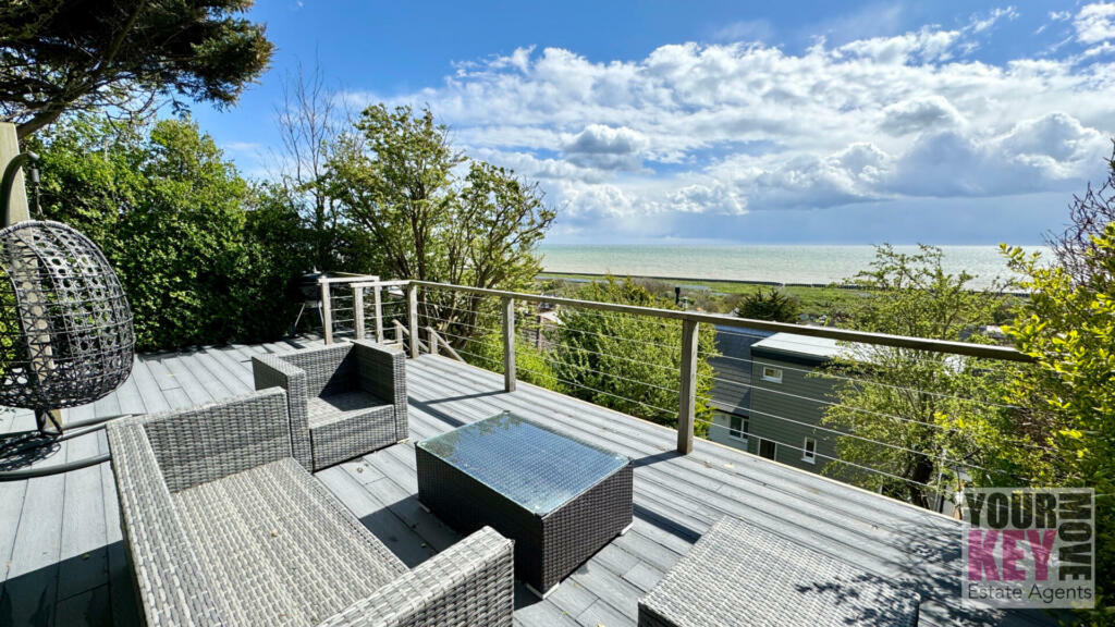 4 bedroom semidetached house for sale in Hythe, Kent, CT21 5TA, CT21