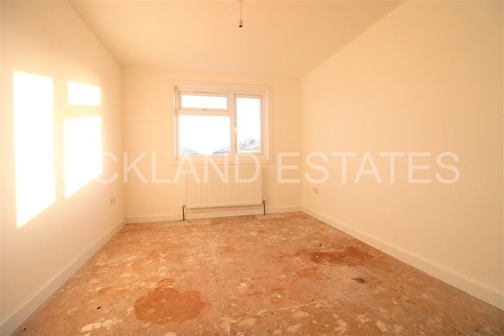 2 bedroom apartment for sale in Kimptons Close, Potters Bar, EN6