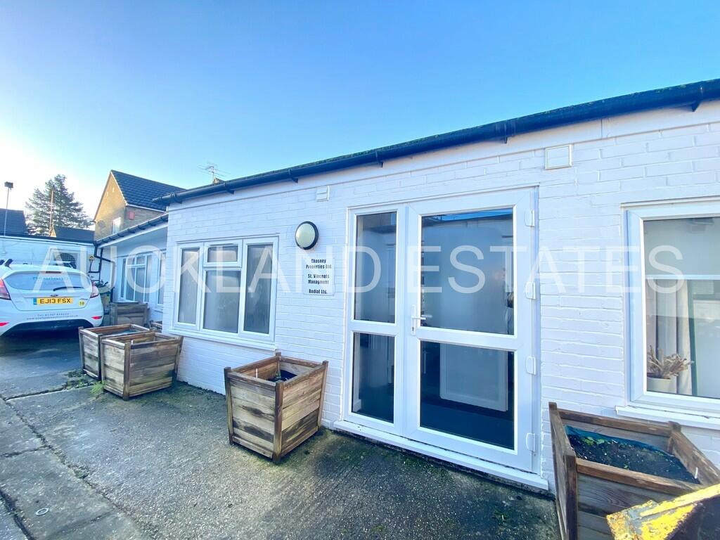 Commercial property for rent in St. Vincents Way, Potters Bar, EN6