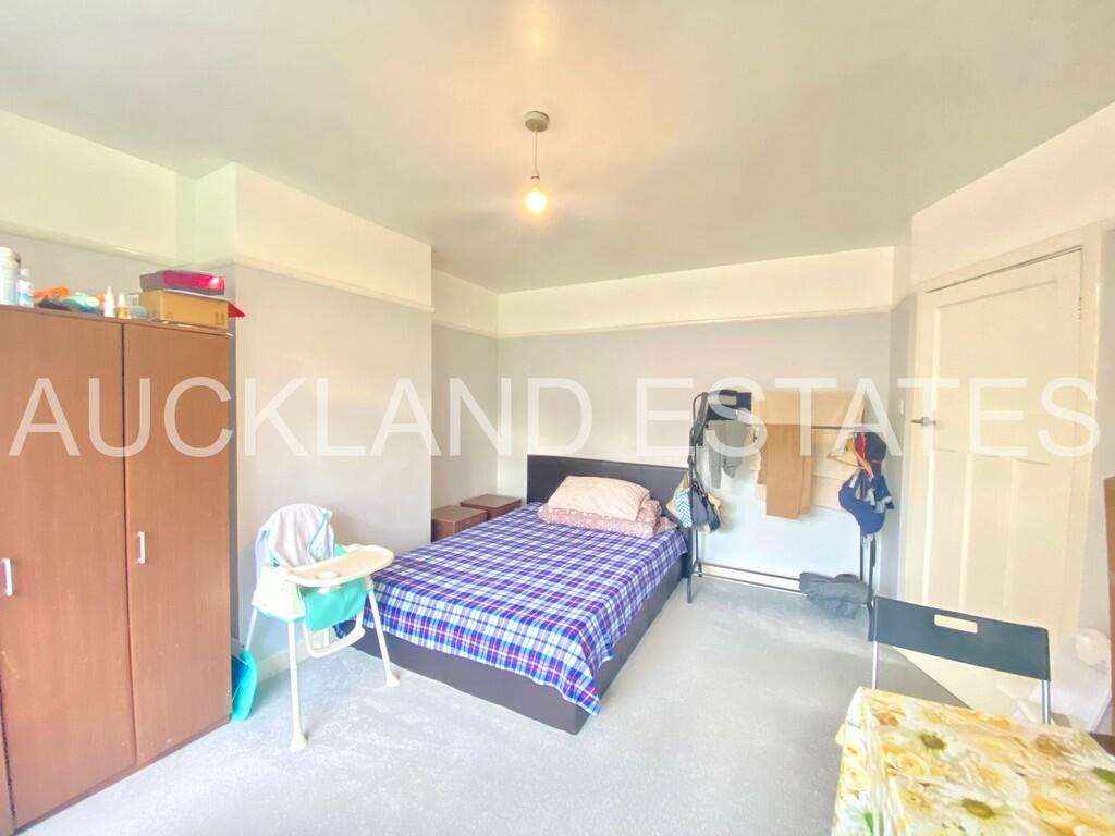 Apartment to rent on The Walk, Potters Bar