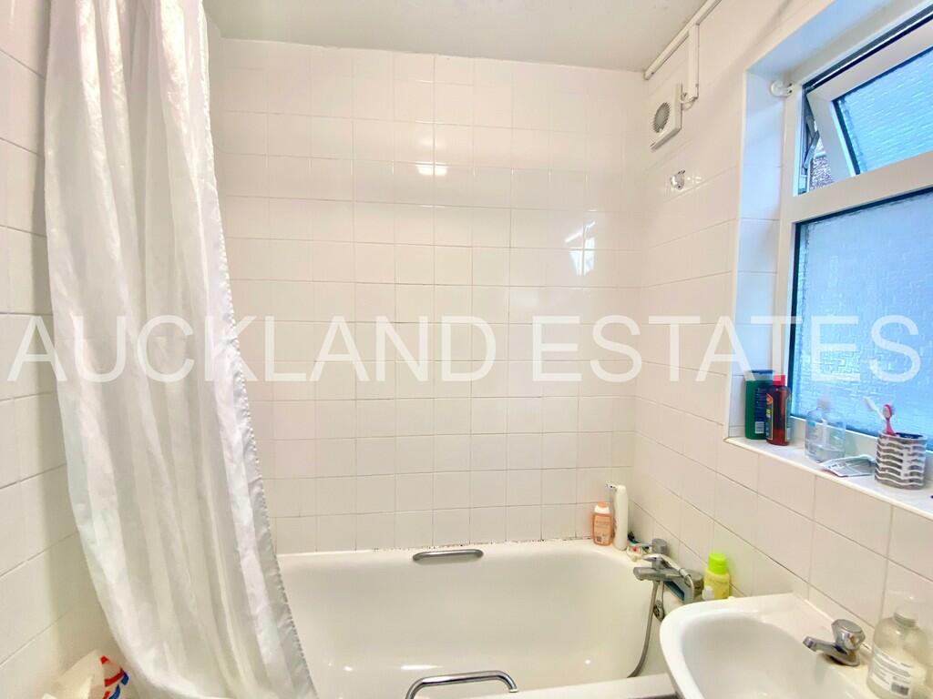 Apartment to rent on The Walk, Potters Bar