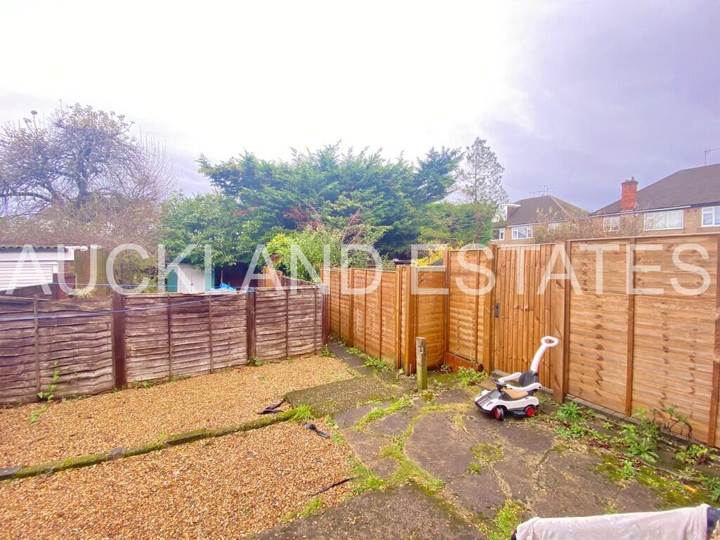 Apartment to rent on The Walk, Potters Bar