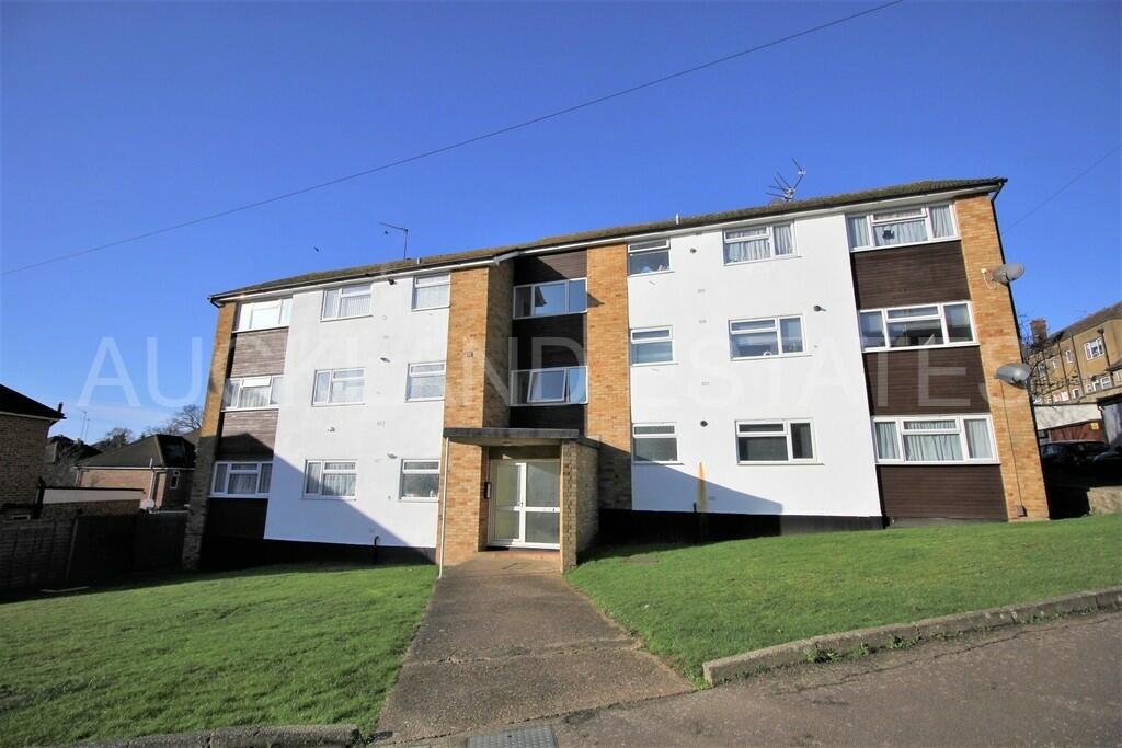 2 bedroom apartment for sale in Lexington Court, Mimms Hall Road