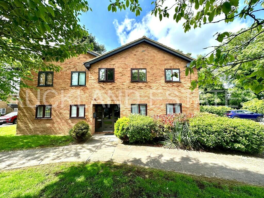 1 bedroom apartment for sale in Welham Manor, Welham Green, AL9