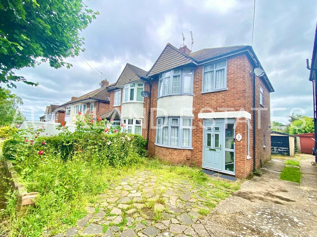 3 bedroom semidetached house for sale in Oulton Crescent, Potters Bar, EN6