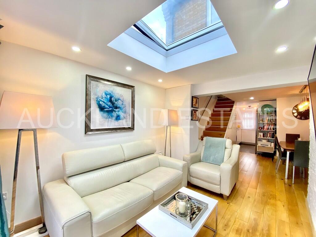 Additional property image - Vincenzo Close, Welham Green
