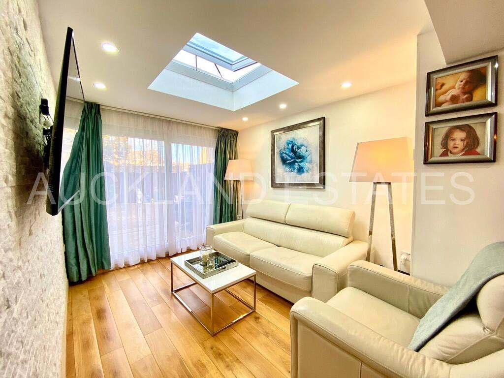 Additional property image - Vincenzo Close, Welham Green