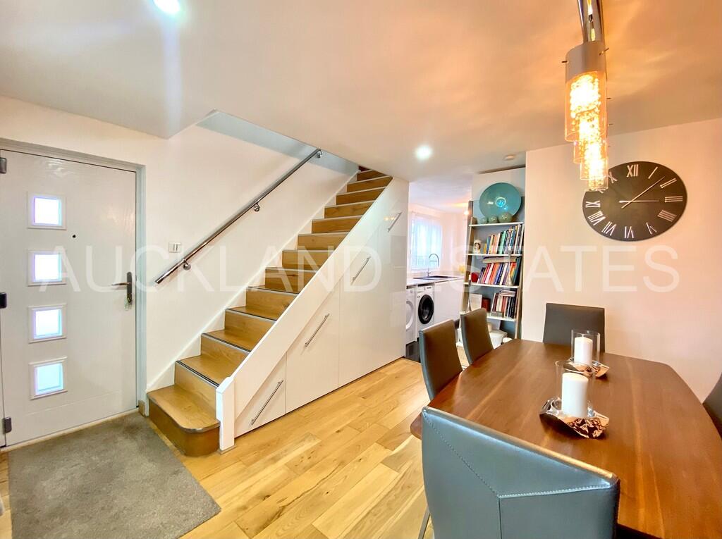 Additional property image - Vincenzo Close, Welham Green