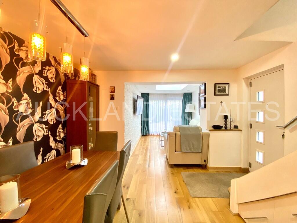 Additional property image - Vincenzo Close, Welham Green