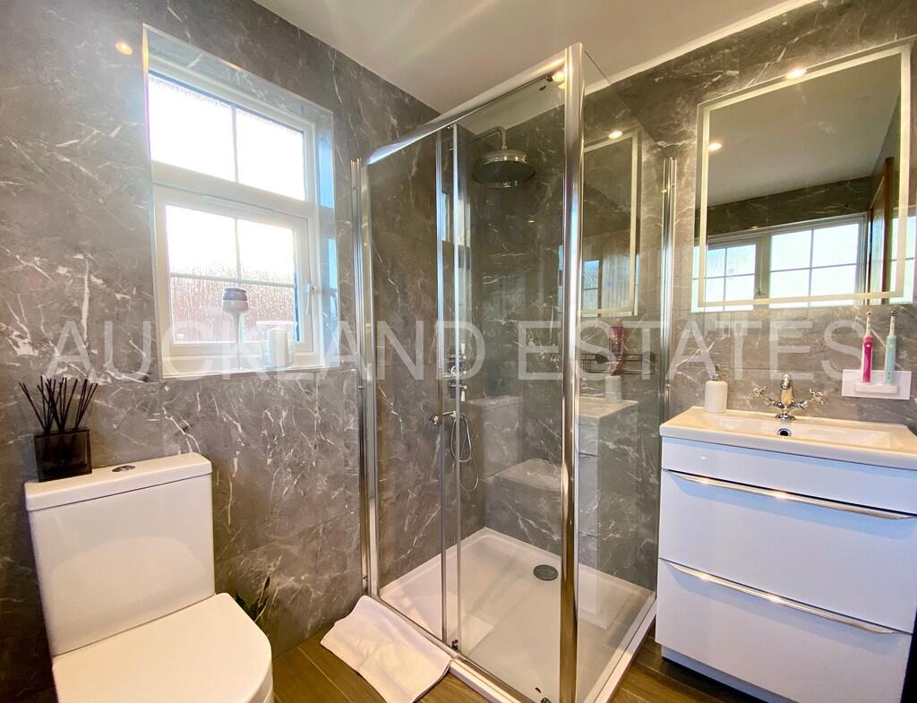 Additional property image - Vincenzo Close, Welham Green