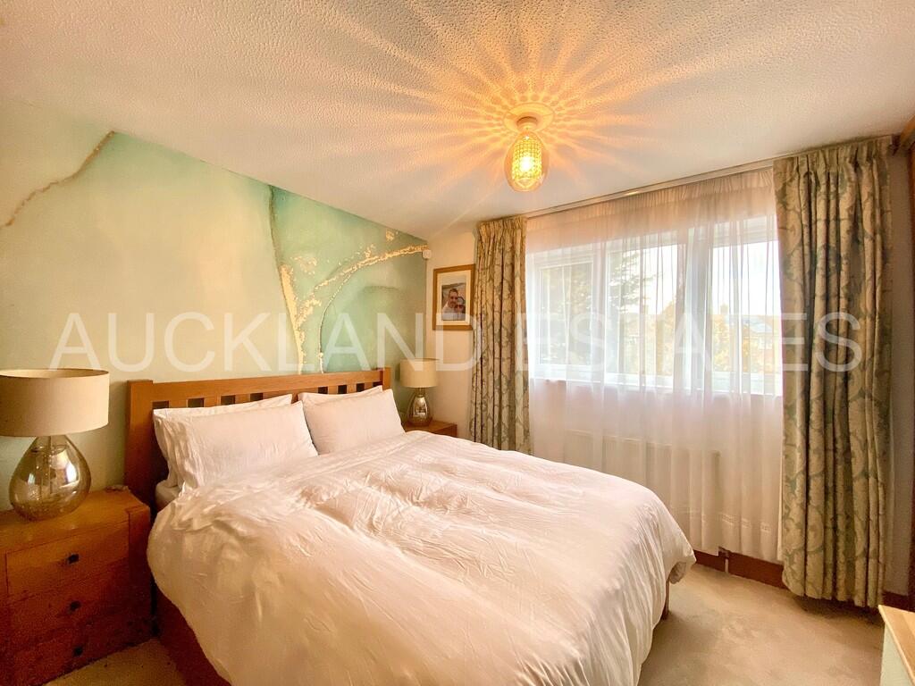 Additional property image - Vincenzo Close, Welham Green