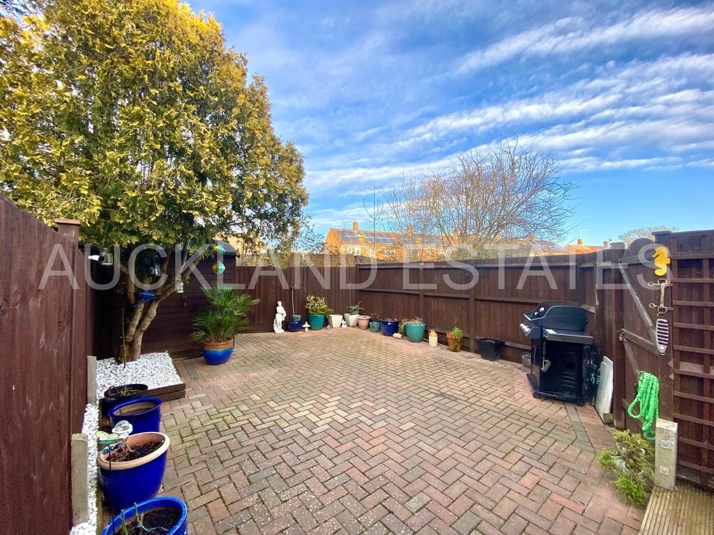 Additional property image - Vincenzo Close, Welham Green