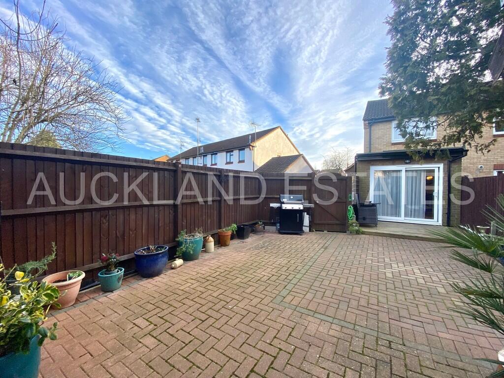 Additional property image - Vincenzo Close, Welham Green