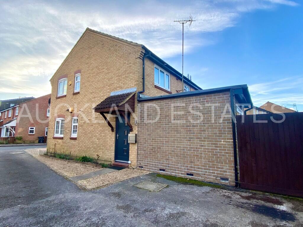Additional property image - Vincenzo Close, Welham Green