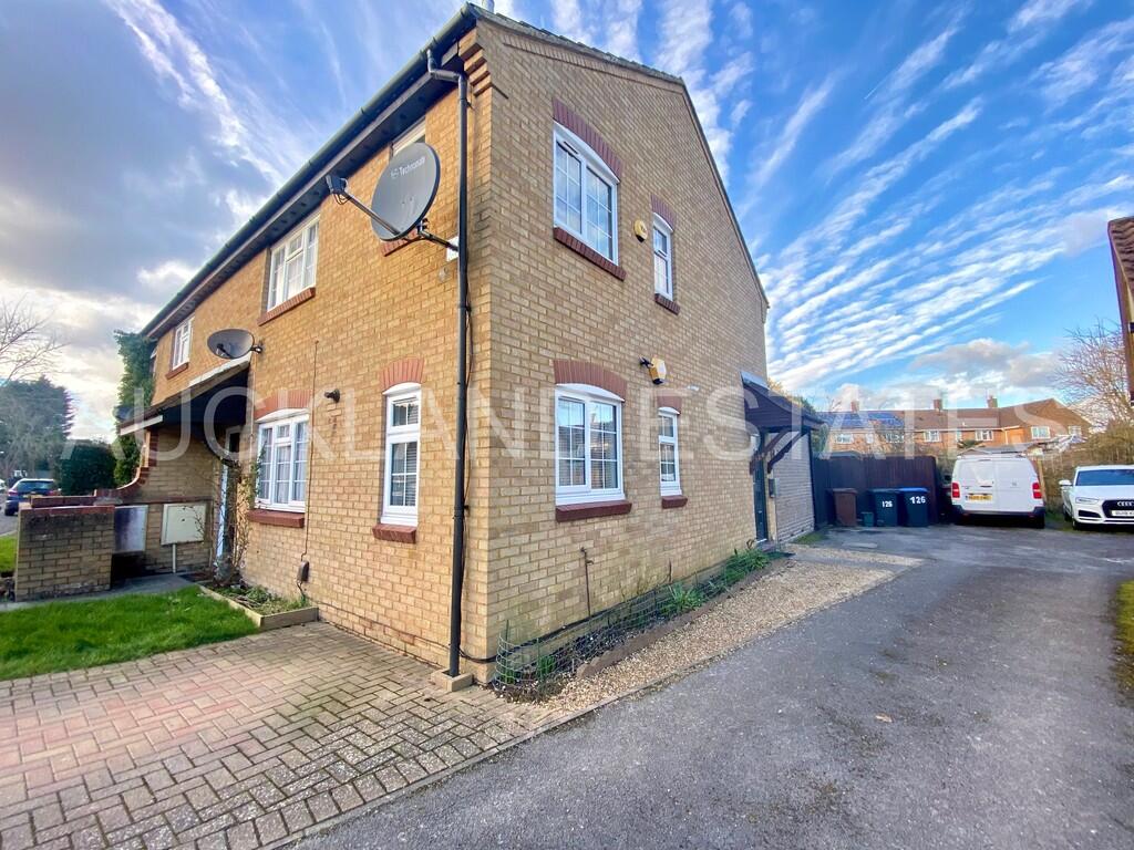 Additional property image - Vincenzo Close, Welham Green