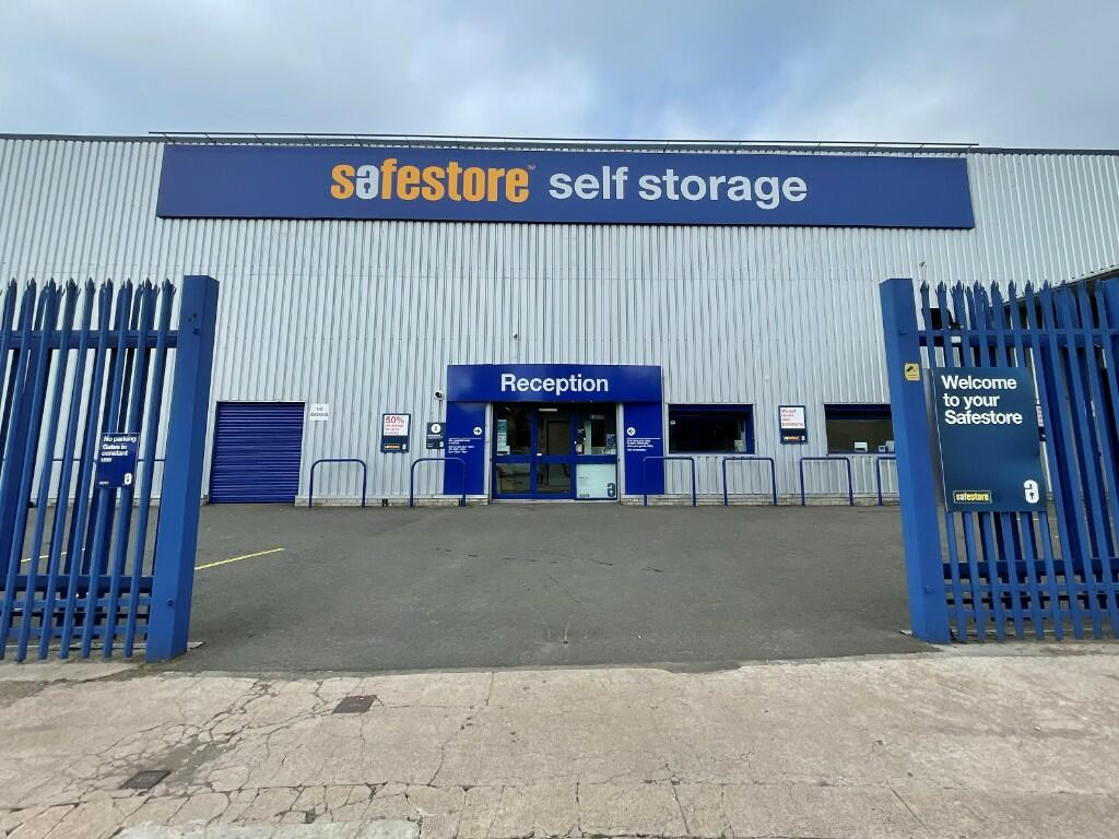 Storage facility to lease in Safestore Self Storage, Charles Street