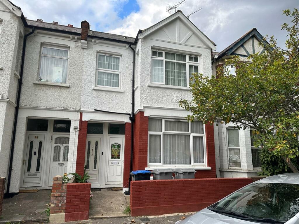 2 bedroom flat for sale in Crouch Road, London, NW10