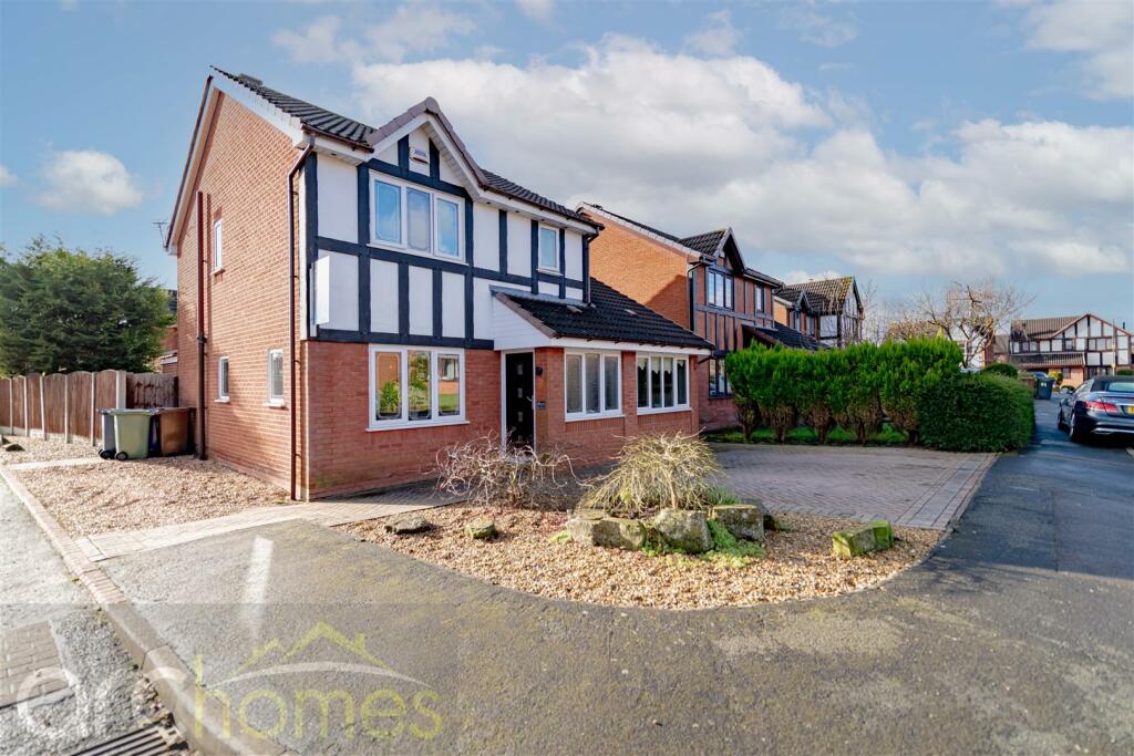 4 bedroom detached house for sale in Broadwell Drive, Leigh, WN7