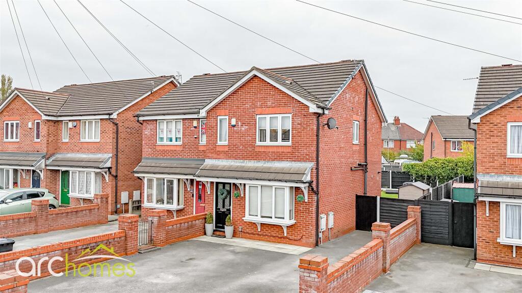 3 bedroom semi-detached house