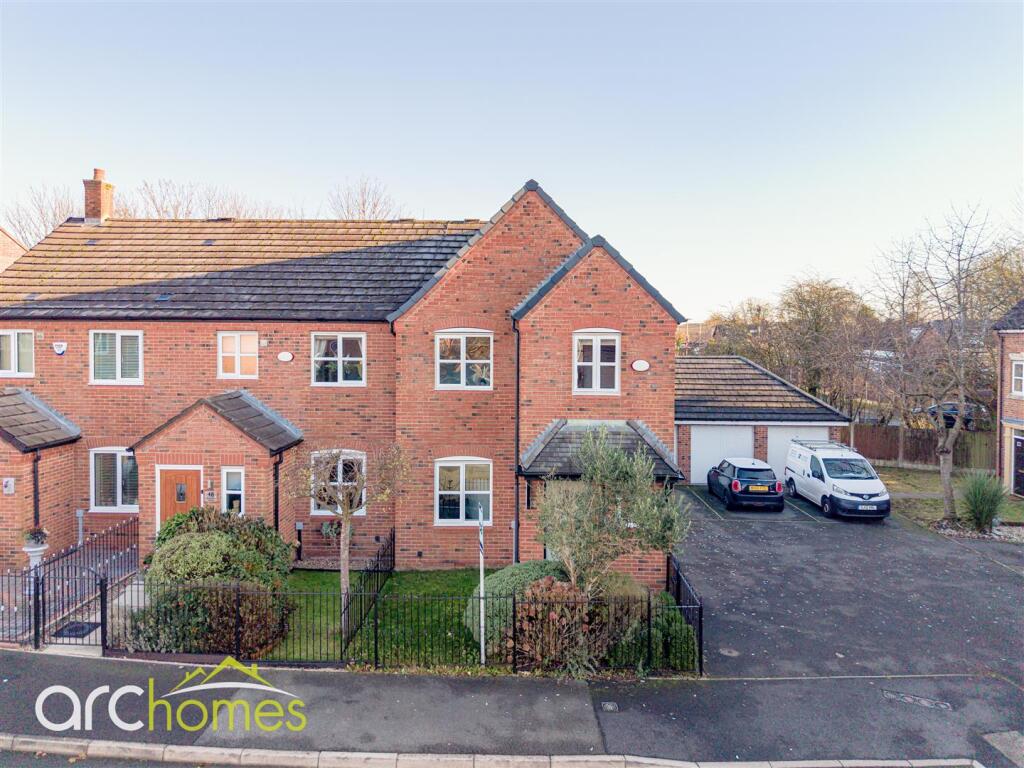 Main image of property: Gadfield Grove, Atherton, Manchester
