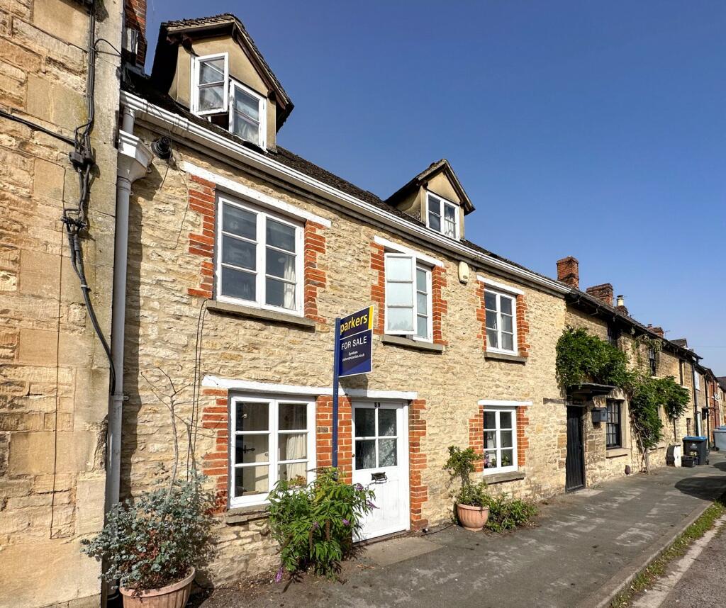 3 bedroom terraced house for sale in Mill Street, Eynsham, Witney, Oxfordshire, OX29