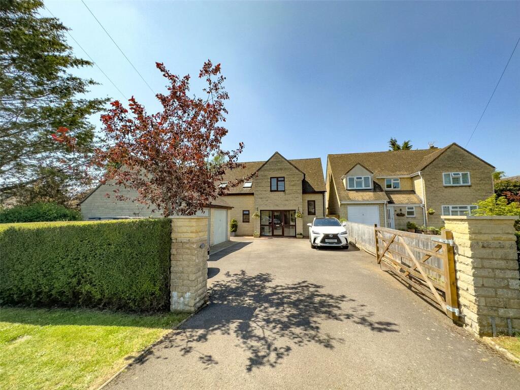 4 bedroom detached house for sale in Common Road, North Leigh, Witney, Oxfordshire, OX29