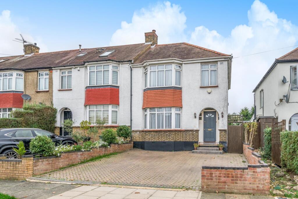 Main image of property: The Fairway, Southgate, N14