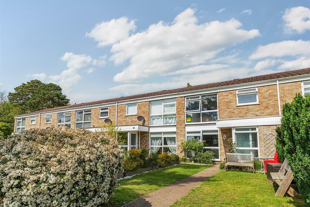 3 bedroom house for sale in Netherby Park, Weybridge, KT13