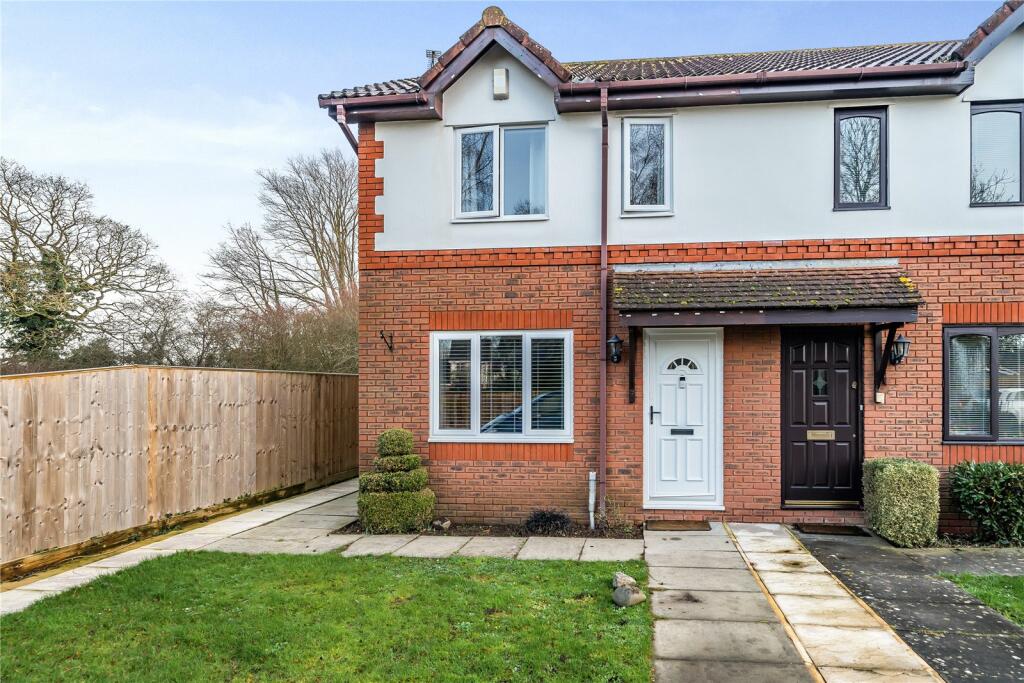 3 bedroom semidetached house for sale in Firecrest View, Covingham