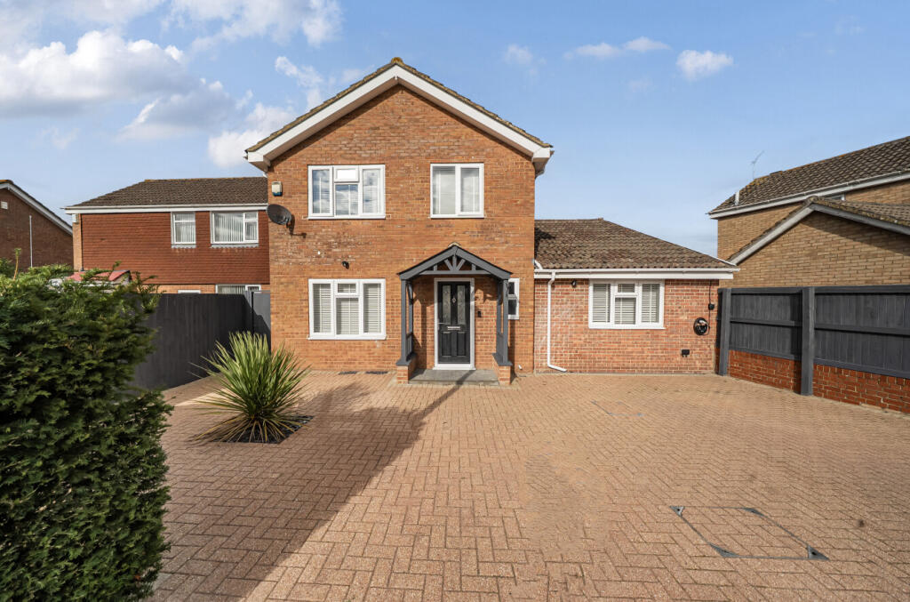 Main image of property: Hadleigh Rise, Kingsdown, Swindon, SN3