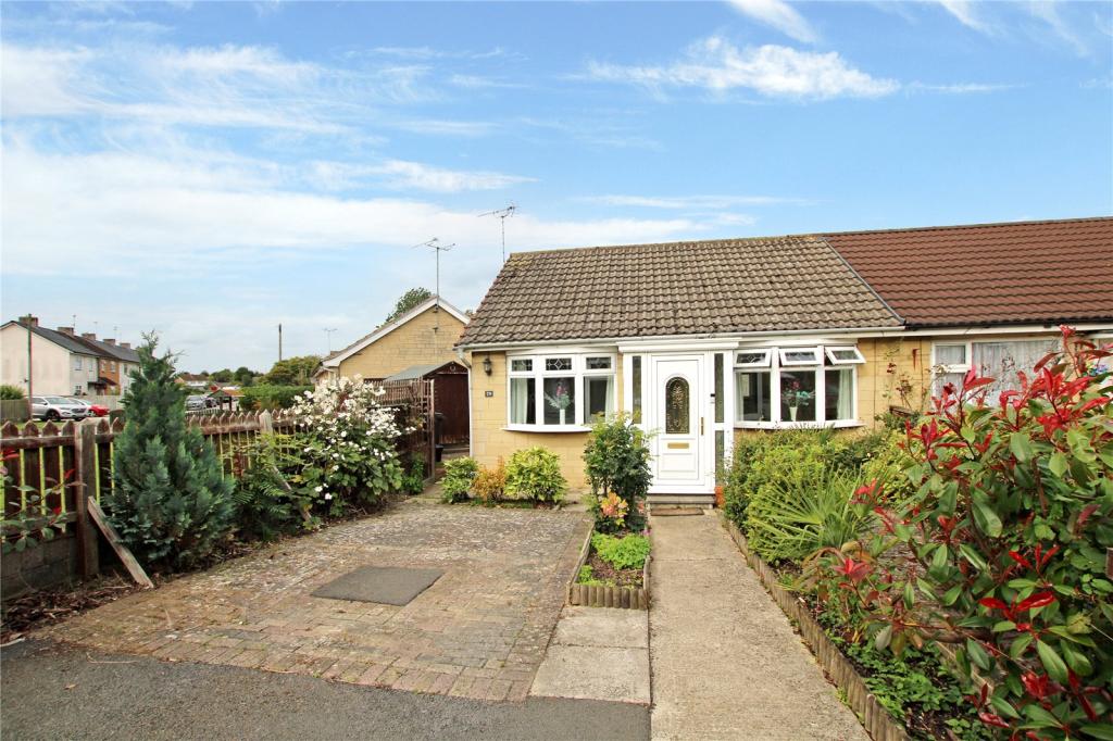 2 bedroom bungalow for sale in Meadowcroft, Upper Stratton, SN2